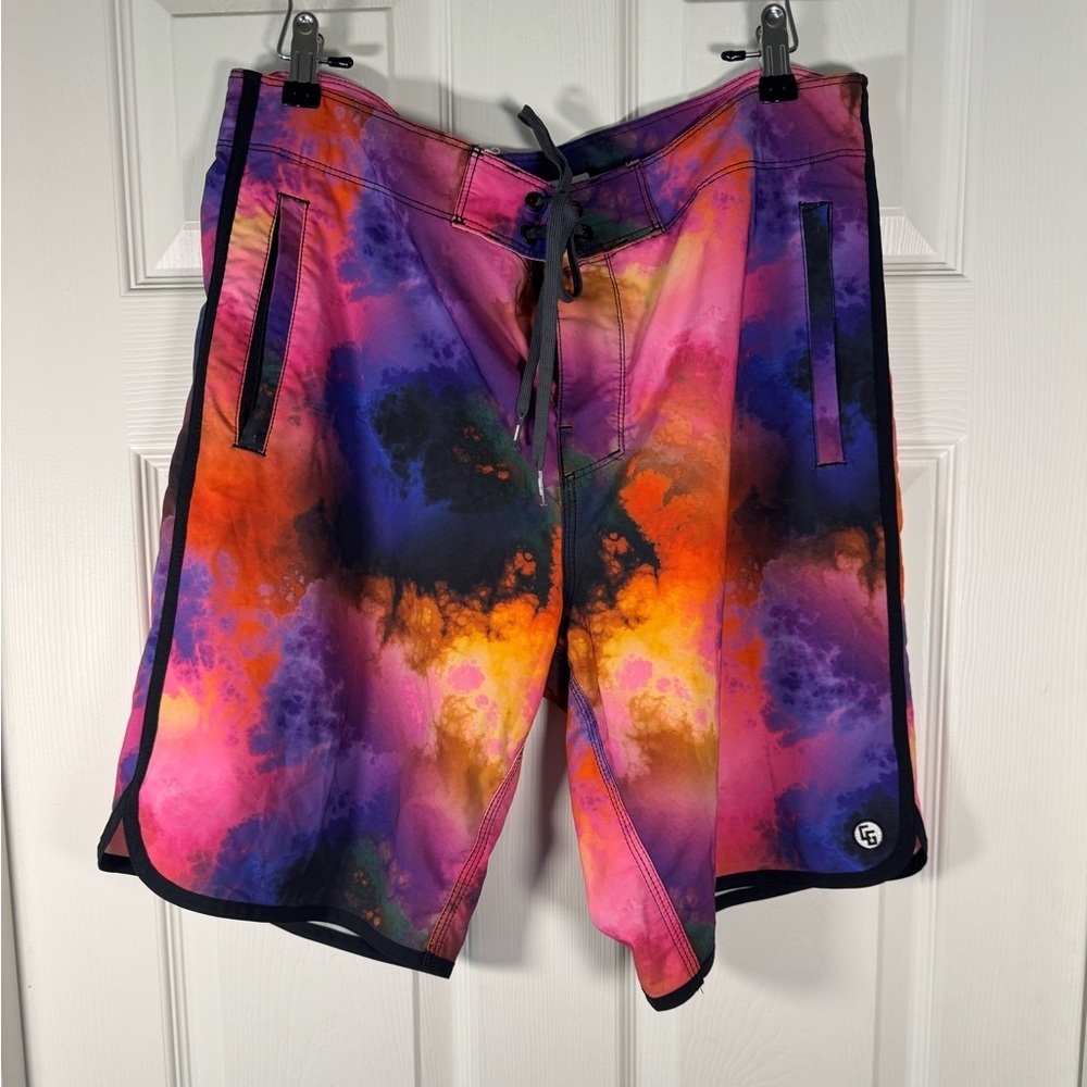 CG Habitat Men’s OG Athletic Fit 309 Board Swim Trunks Shorts Tie Dye Size 34